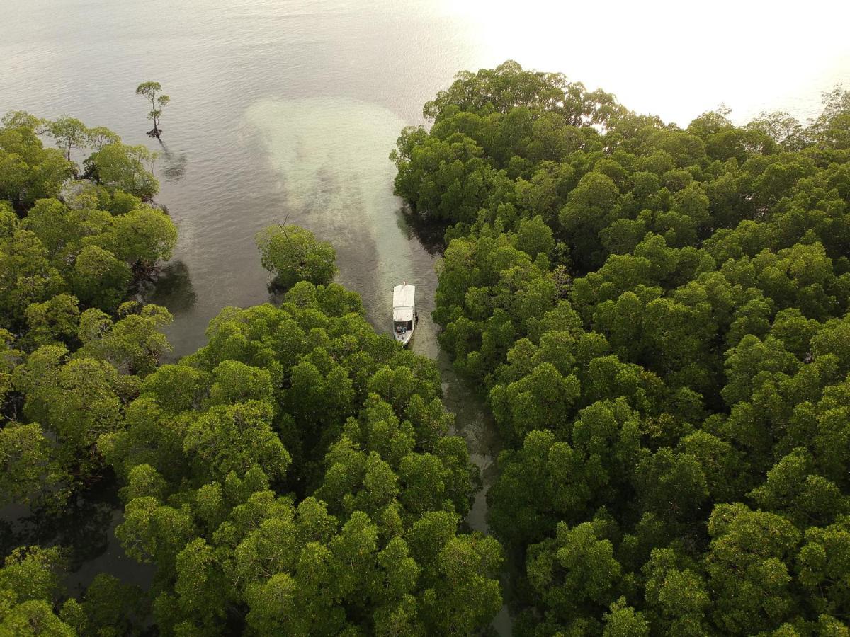 Coral Eye Boutique Resort And Marine Outpost Likupang Εξωτερικό φωτογραφία