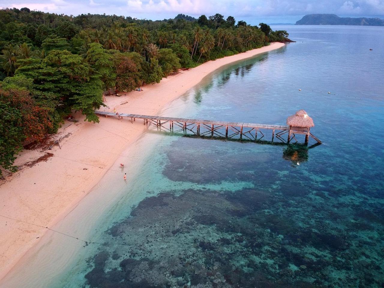 Coral Eye Boutique Resort And Marine Outpost Likupang Εξωτερικό φωτογραφία